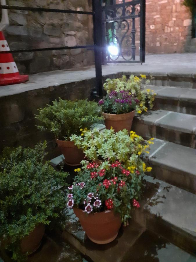 Hotel Guri Elbasani Exterior foto