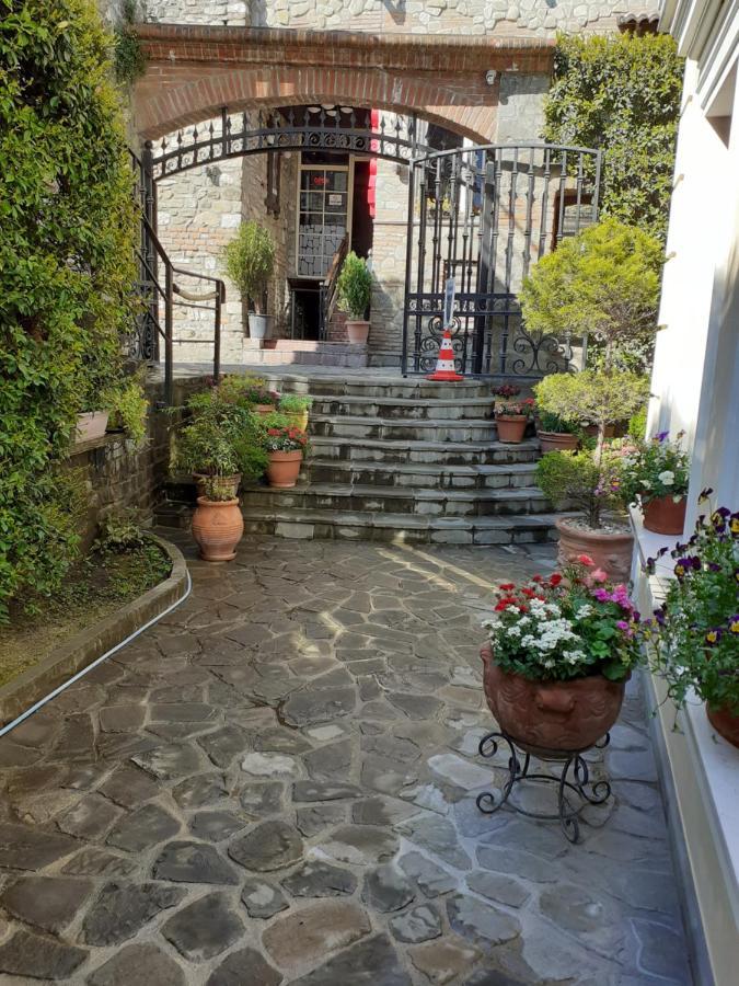 Hotel Guri Elbasani Exterior foto