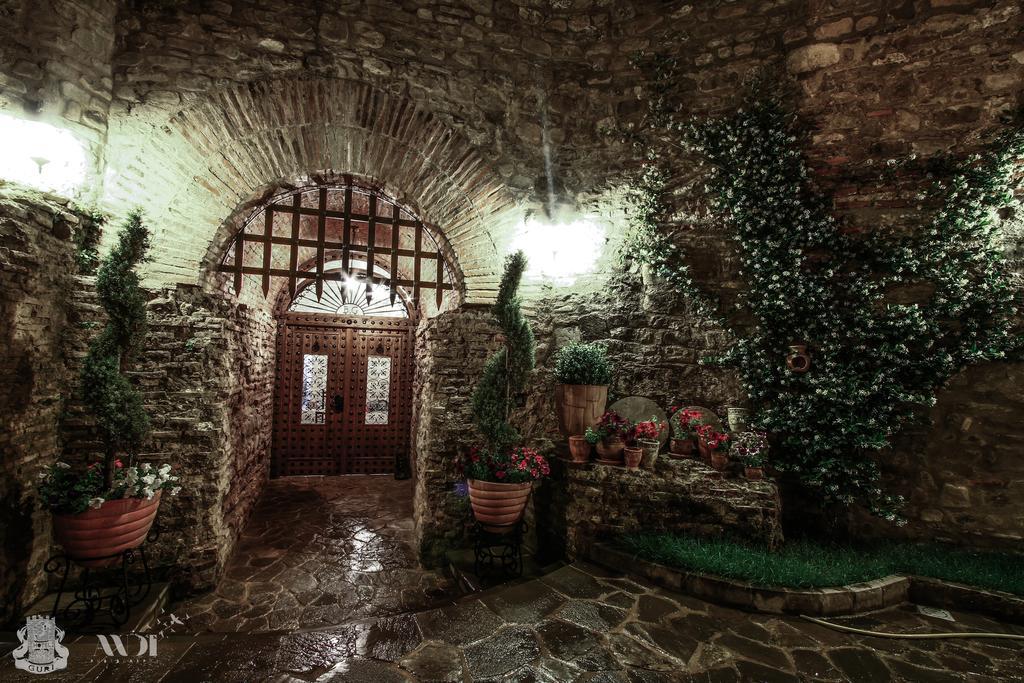 Hotel Guri Elbasani Exterior foto